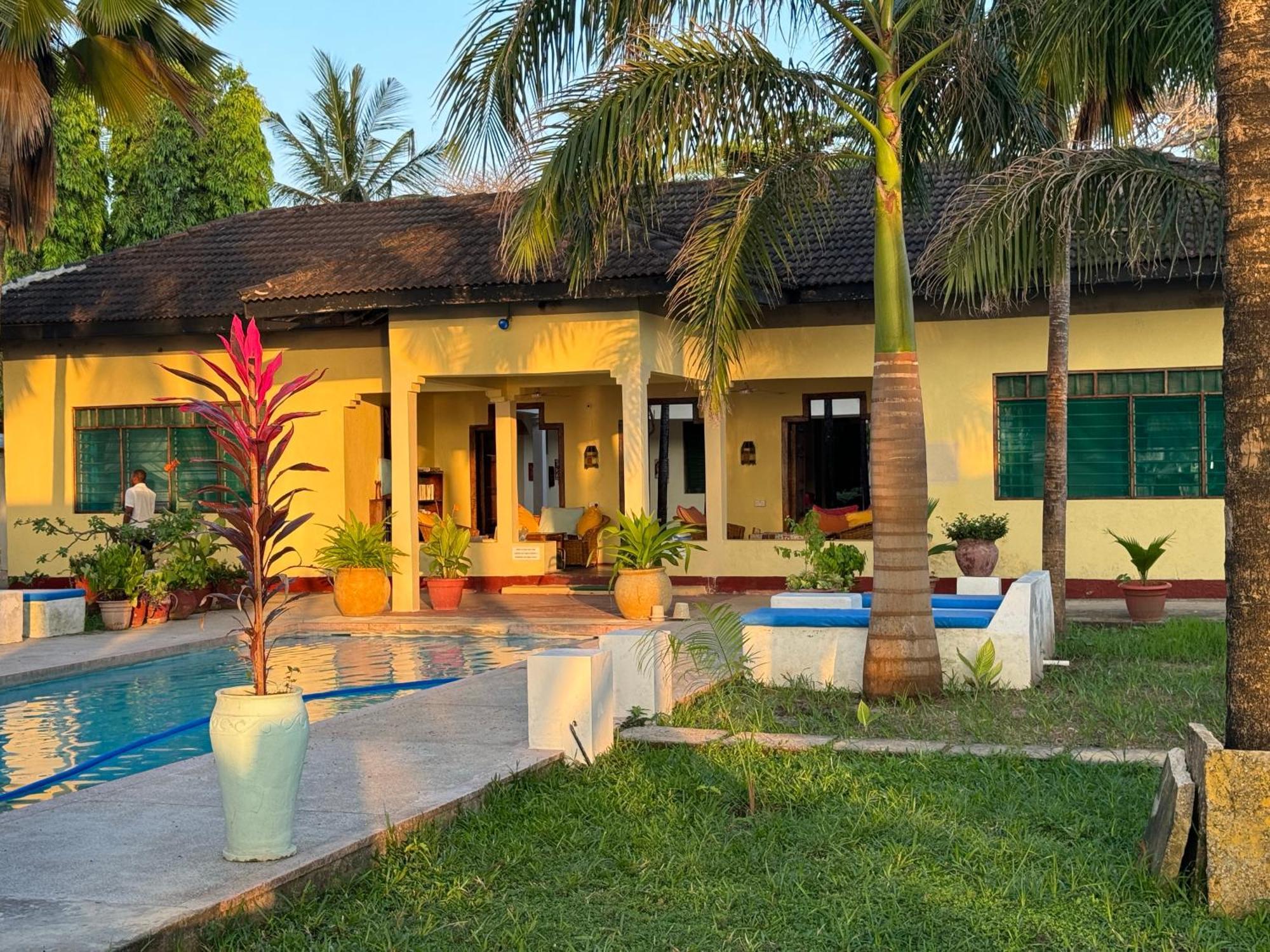 Sawa Sawa Beach House Msambweni Luaran gambar